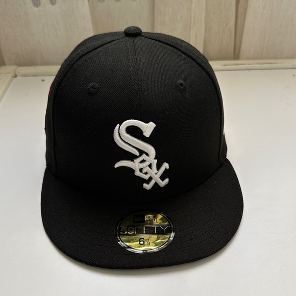 New Era Black Cap with White Embroidery - Picture 2 of 9